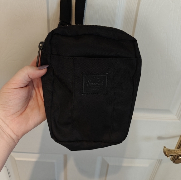Herschel Supply Co. Handbags - HERSCHEL Crossbody Shoulder Bag